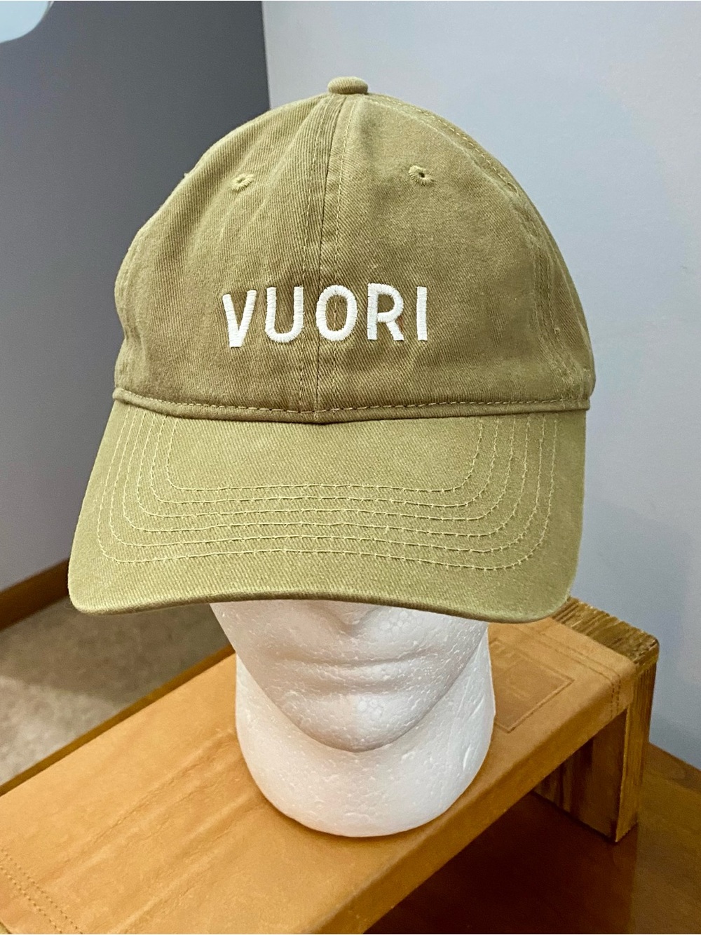 Vuori Adjustable Unisex Camel Brown Ball Cap Hat Adjustable Workout Athletic